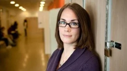 - Om många studiemotiverade elever söker sig bort från en viss skola är det skolledningens och politikernas sak att göra något åt problemet. Det anser              Anna Manell, lärare vid en friskola i Uppsala.