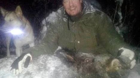 Johan Ekman, Eskesta, har fällt ett vildsvin under nattlig jakt vid Frebro söder om Tierp.
