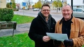 Tierp 16 oktober 2012: Bo Östenstaf, vd Bo-Le Bostäder AB och projektledaren Ove Eriksson presenterar planerna för nya Parkgården med 27 bostadsrättslägenheter i centrala Tierp.