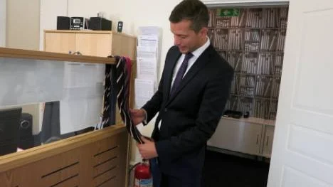 Marcus Papp arbetar med investeringsrådgivning och försäkringsförmedlingpå Navexa Securities i Uppsala.

Jobbar du bättre i kostym?
- Ja, det är ruskigt vilken skillnad det gör. Jobbet är ju rätt hektiskt, och med kostymen på kommer man automatiskt in i arbetstempot.