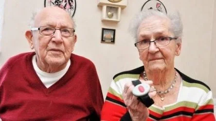 Elly och Harry Pettersson är kritiska till att Tierps kommun inte gett bättre information om att Björken ska förvandlas till trygghetsboende.