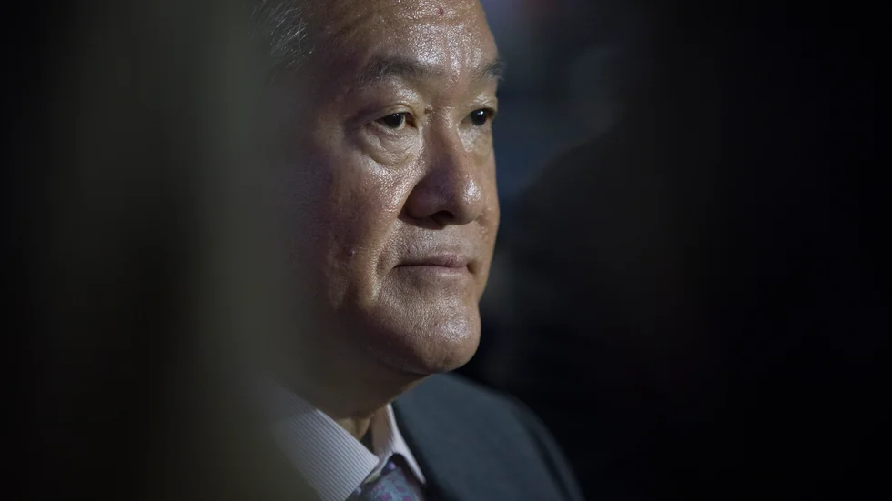 Japans finansminister Shunichi Suzuki följer noga effekterna av den kraftigt försvagade yenen. Arkivbild