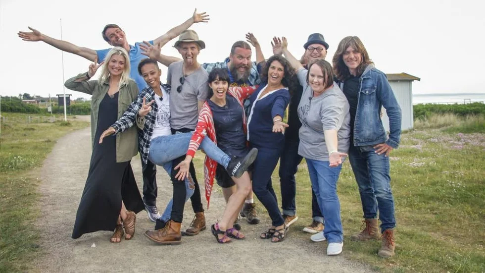 Årets deltagare i Allt för Sverige: Ashley Mullanex, Kyle Johnson, Domonique Jackson-Russel, Andrew Morrison, Christina Wight, David Neslund, Susan Snyder, Louis Larsson, Tanya Edgil och Kevin Chown.