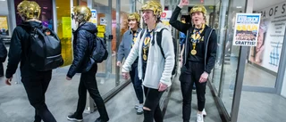 Se när guldhjältarna landade i Luleå: "Vi är väldigt nöjda"