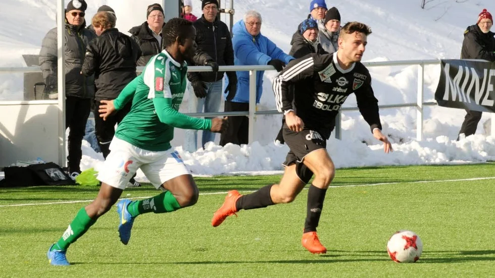 Alun Webb gjorde ett av GMFF:s fyra mål i förlusten mot Härnösand.