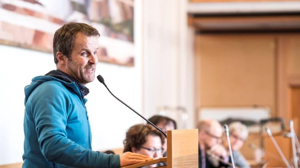 Gunnar Selberg har lyft frågan om arbetsmiljöproblemen inom hemstödsavdelningen i kommunstyrelsens arbetsutskott.