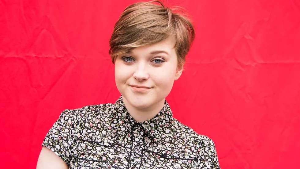 Tindra Pantzare, 16 år, har kommit in på estet musik. Hon älskar att sjunga och har redan sjungit in flera låtar. Nu kan hon satsa för fullt på sitt intresse.