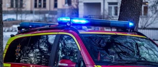Brinnande bil stoppar trafiken på E4:an