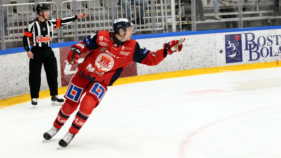 Fartfyllde och målfarlige Sebastian Benker byter Västervik mot Vita Hästen. 