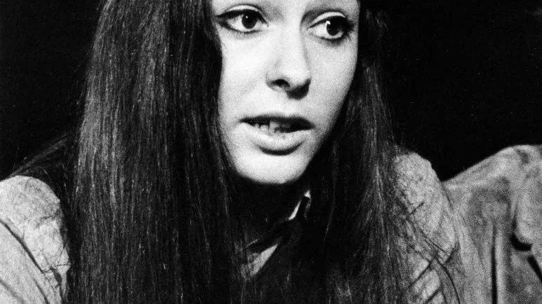 Yngre. Åsa Moberg år 1972, i en tv-debatt.