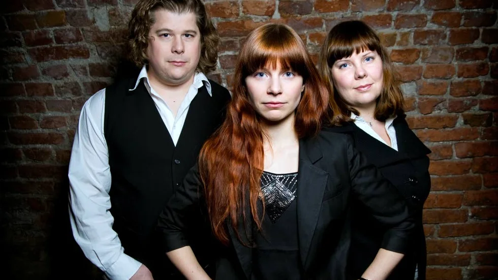 Tzeitel. Christopher Andersson Bång,  Sara Fridholm och Anna Cochrane.