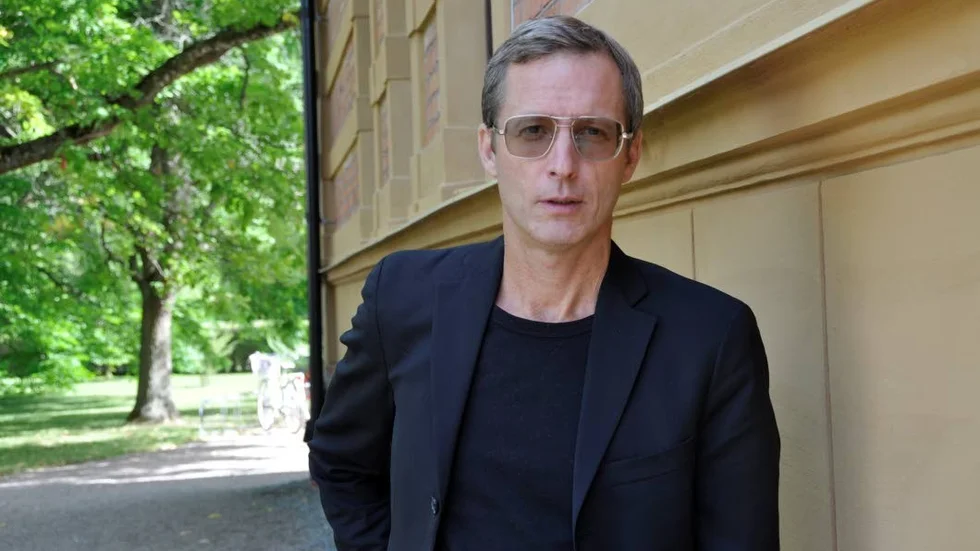 "Bra text ska enligt mig träffa både hjärna och kropp, generera intellektuella aha-upplevelser men också påverka läsaren känslomässigt", säger Magnus Linton.