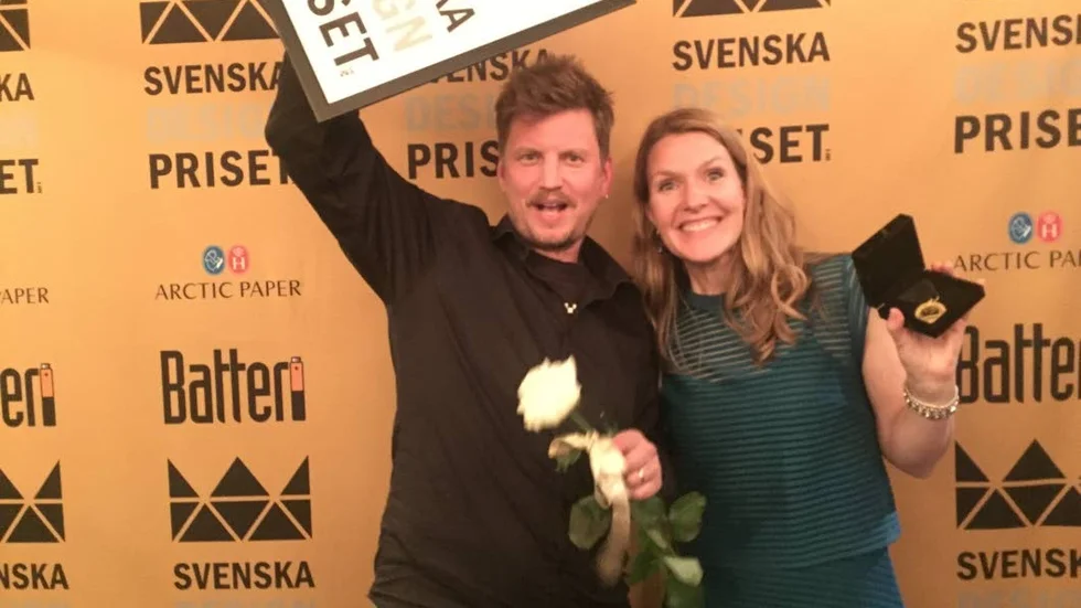 Tomas Rudström, creative direktor, och Anna Sundström, vd, från kommunikationsbyrån Södra tornet i Uppsala belönades under torsdagsvällen med Svenska designpriset för formgivningen av UNTs bilaga Soul.