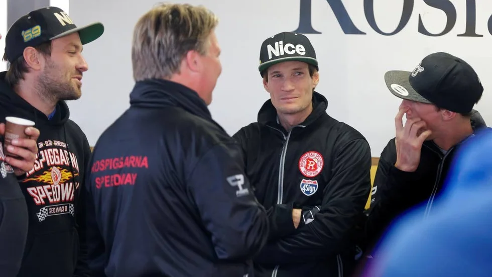 Tillbaka. Jason Doyle (med ansiktet vänt mot kameran) gör comeback är tre veckors skadefrånvaro.