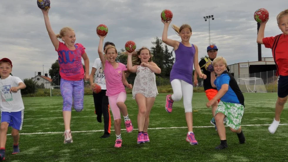 Handboll är en ny huvudidrott vid årets Summer Camp i Gimo.