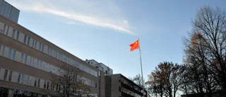 Kinas röda flagga hissad