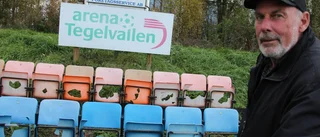 Läktare blev söndersparkad