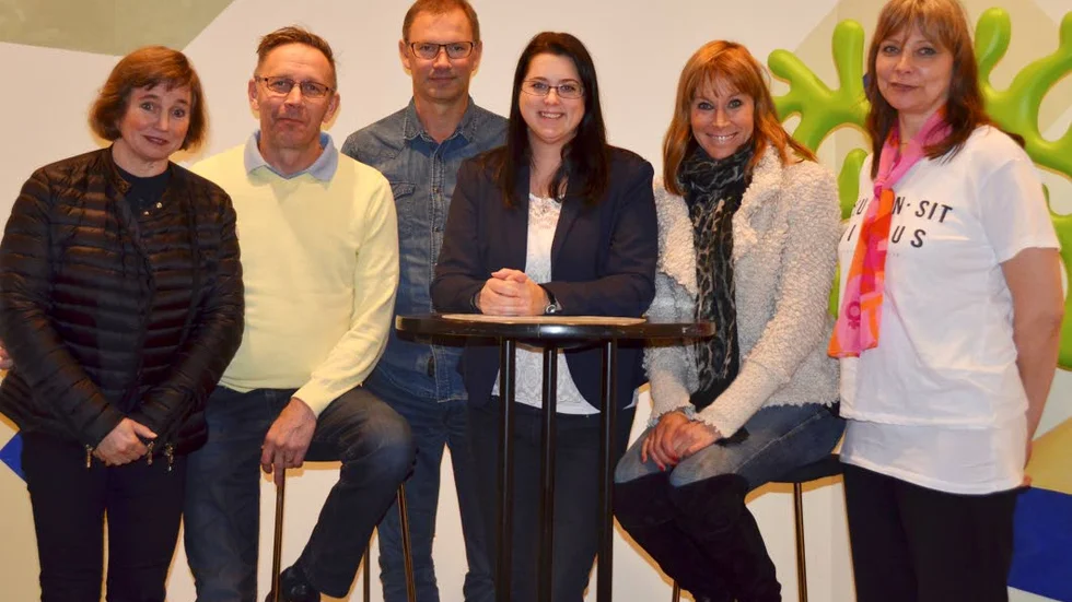 DE STYR VIDARE. Ann-Kristin Juntti-Henriksson (V), Lauri Korpela (V), Sven Nordlund (Mp), Ellinor Söderlund (S), Katarina Burman (V) och Carina Strömbäck (S).