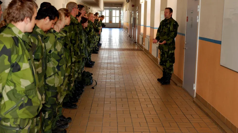 Uppradade. Kapten Sven-Erik Lantz beordrar alla att lägga sig i tid och ha väskan packad innan väckning 06:00 på lördagsmorgonen.