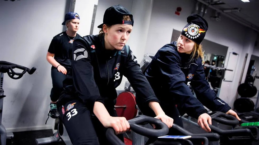 Johanna Fällman, till höger, är landslagsuttagen.