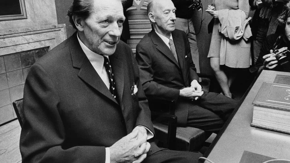 Två Nobelpristagare i litteratur. Harry Martinson och Eyvind Johnson.