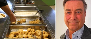 Nu öppnar skolmatsalarna för pensionärer – så funkar det