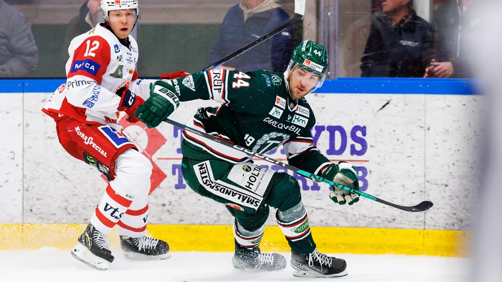 VIK och Tingsryd möts för fjärde gången på en vecka när man spelar den fjärde matchen i playout-serien på söndagskvällen.