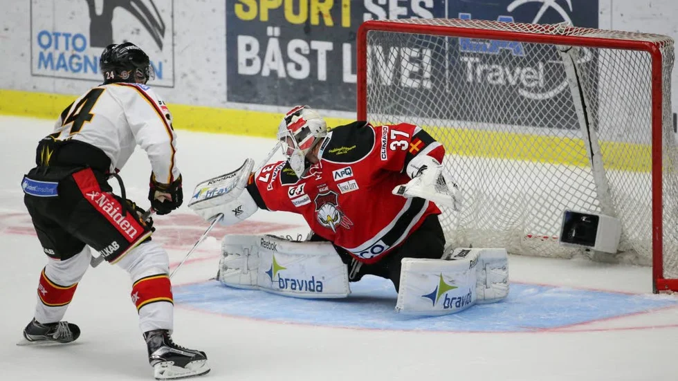 Hjälte 2. Johan Harju avgjorde straffläggningen och blev också match­vinnare.
