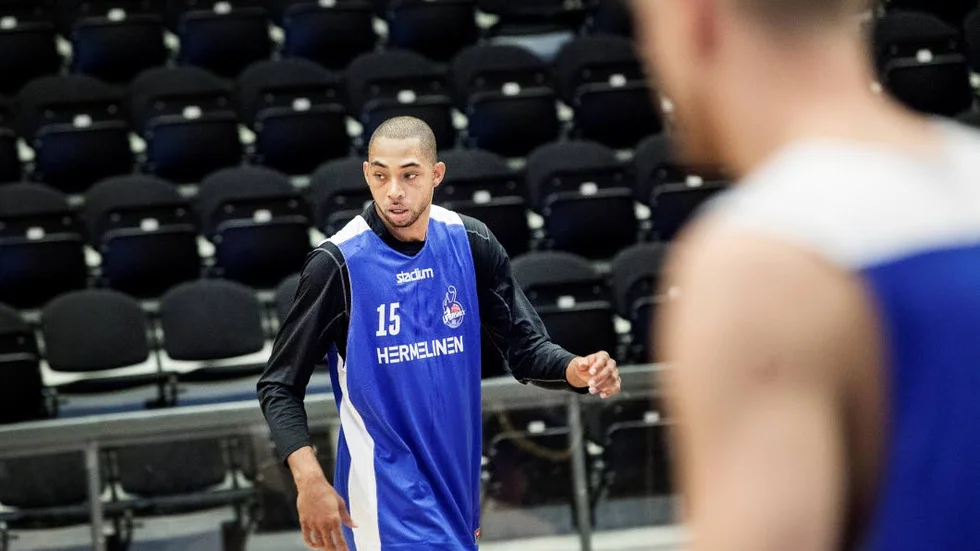 Framsteg. Jaraun Burrows fortsätter att utvecklas som basketspelare.