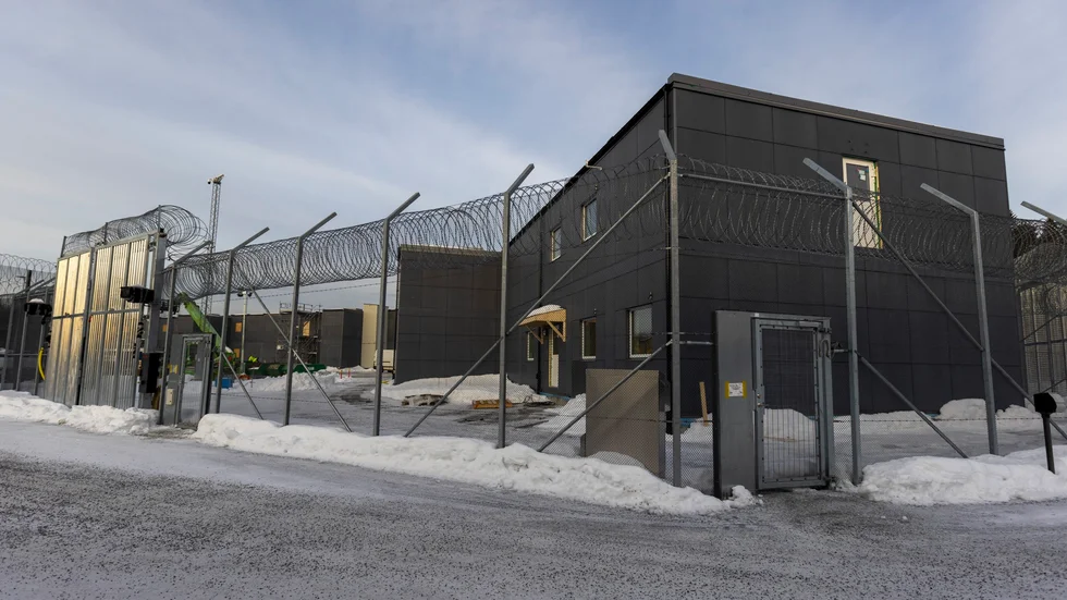 Mannen förklaras häktad av Luleå tingsrätt. Åtal ska väckas senast den 23 maj.