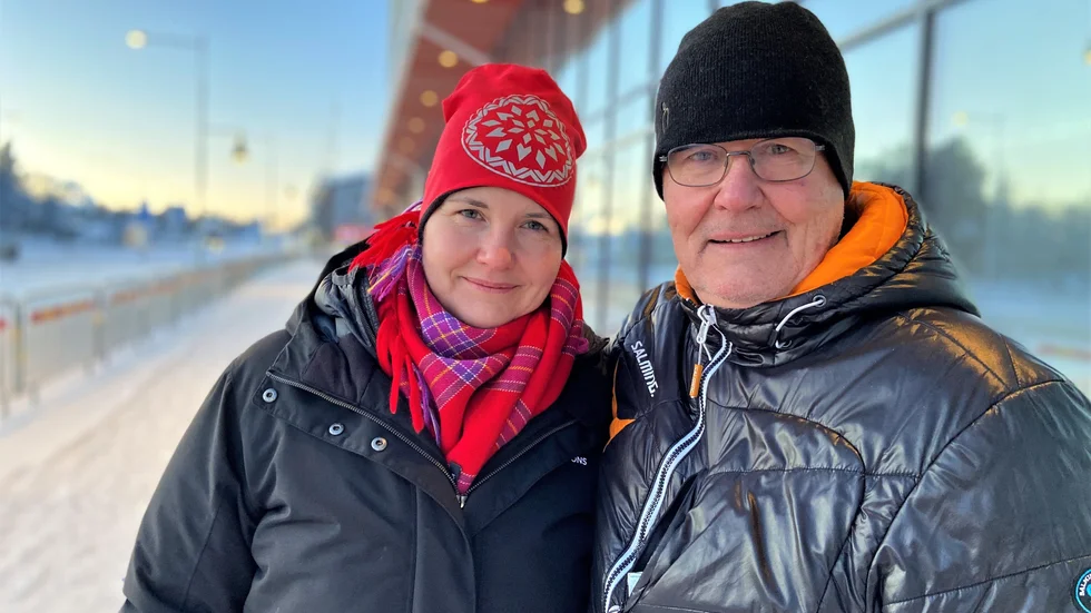 Stina Salming Horst och pappa Stig Salming. Stina är en av tre barn som Stig Salming har med sin hustru Lena Salming, som gick bort i oktober 2021.