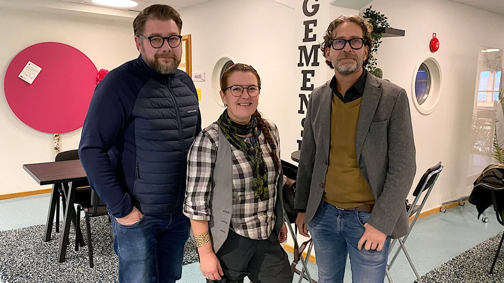 Dan Nilsson (S), Akko Karlsson (MP) och Fredrik Lindwall (C) tackar för sig i de nuvarande rollerna i kommunen och laddar för fyra år i opposition.