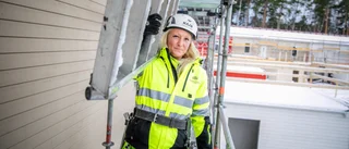 Cassandra tillhör en procent inom sin mansdominerade bransch • ”Gillar att utmana mina rädslor” • Chefen: ”Ju jävligare desto roligare”