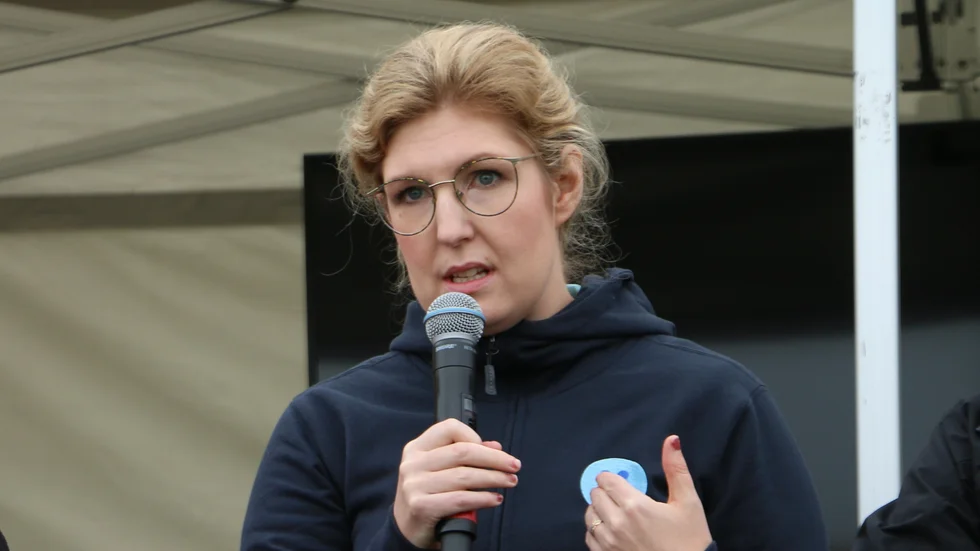 Veronica Wahlström, Moderaterna, sitter i Buns arbetsutskott och var inte med på beslutet. "Vi behöver diskutera ihop oss", säger hon.