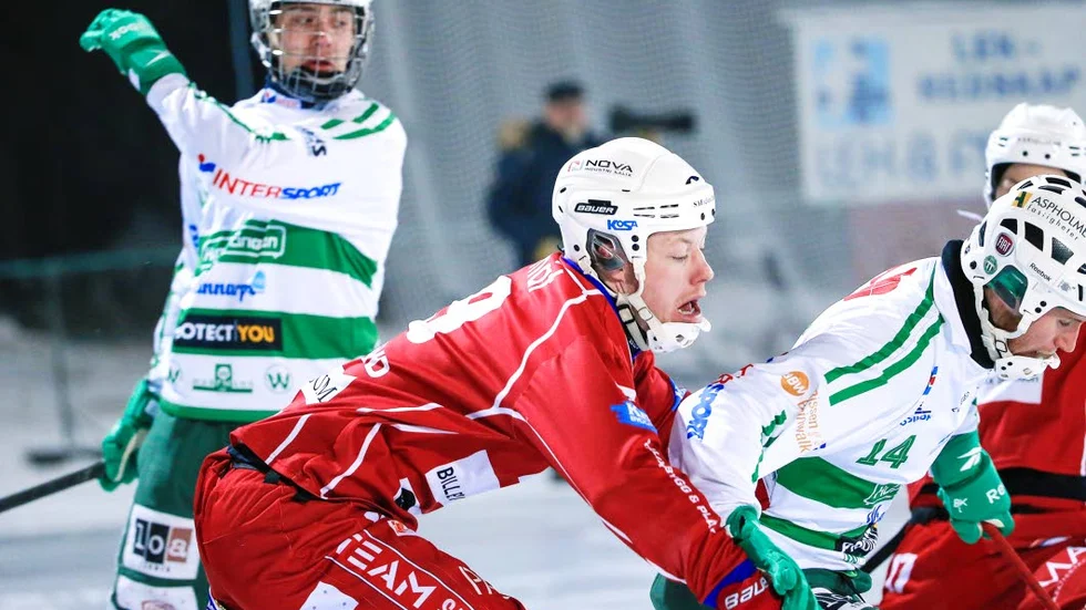 Hjärnskakad. Jimmy Berglund åkte på en smäll i matchen mot Kungälv – och han var inte ensammen.