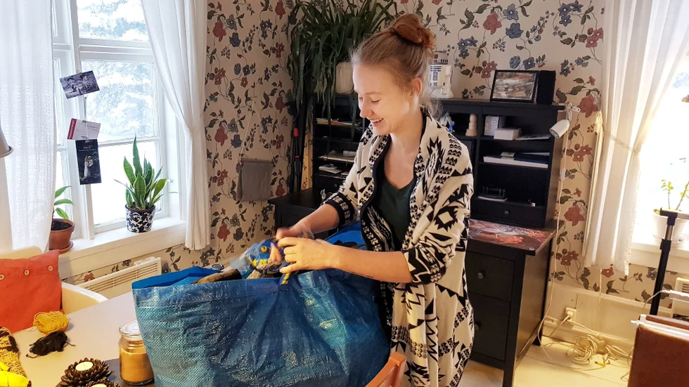 Snart ett år har en stor grupp för vandrande klädkassar funnits i Piteå tack vare Amanda Karlsson, som vittnar om ett stort intresse som växer för en mer hållbar klädkonsumtion. "Det är smidigt, roligt och gratis", säger hon.