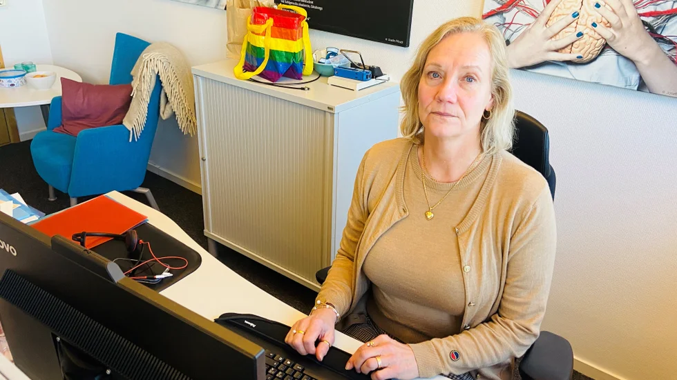 "Det är svårt att driva verksamheten på en avdelning framåt när merparten av personalen är bemanningssjuksköterskor. Det är alla regioner överens om, och flera håller nu ögonen på Sörmland för att se hur detta går", säger Lena Lindh, ordförande för Vårdförbundet avd Södermanland