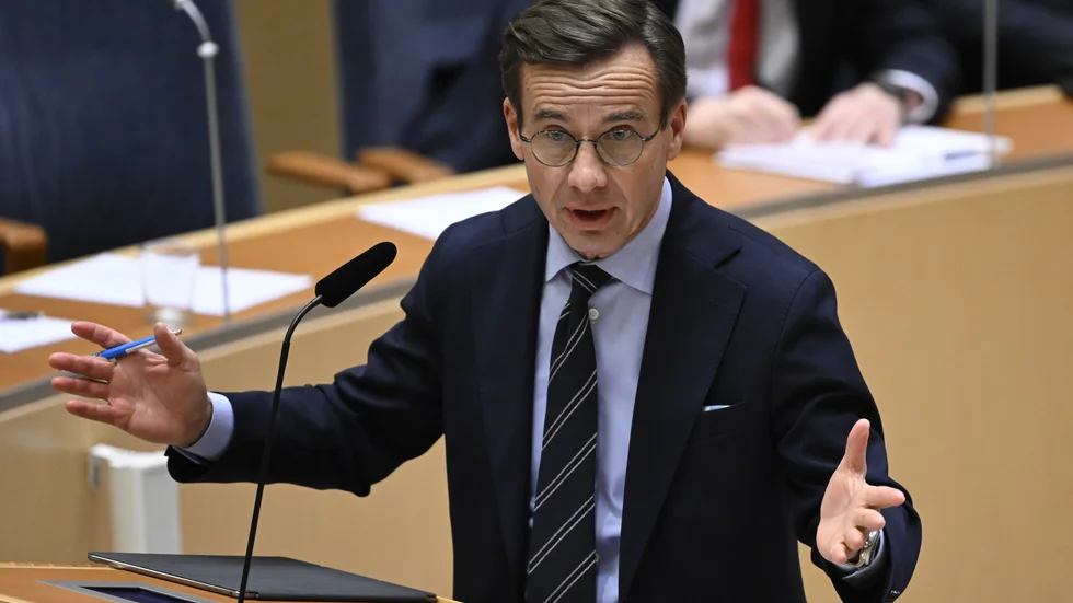 Statsminister Ulf Kristersson () beger sig till Finland på fredag.