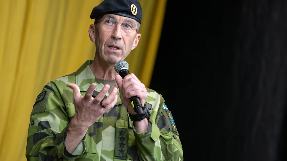 ÖB Micael Bydén ser fortsatta substantiella militära paket till Ukraina. Arkivbild.