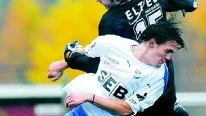 HÖGST. Viktor Hammars Sävast besegrade Munksund/Skuthamn med hela 6-0. Foto: ANDREAS WÄLITALO