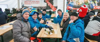Charlotte Kalla fan club på tävlingen – utan Charlotte Kalla: "Tomt"
