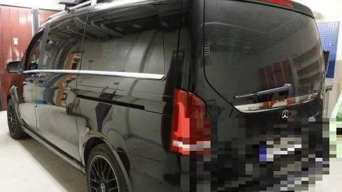 Bilen som männen färdades och sov i. När duon greps i Boden hade bilen falska registreringsskyltar.