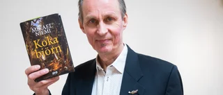 Nu kommenterar Mikael Niemi själv nyheten om att hans bok blir tv-serie på Disney Plus • "Vi skojade om att kanske Rolf Lassgård skulle passa i huvudrollen"