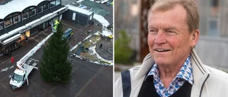 Traditionen på torget var nära att brytas: "Julgranen var i farozonen" • Därför har de tänkt om