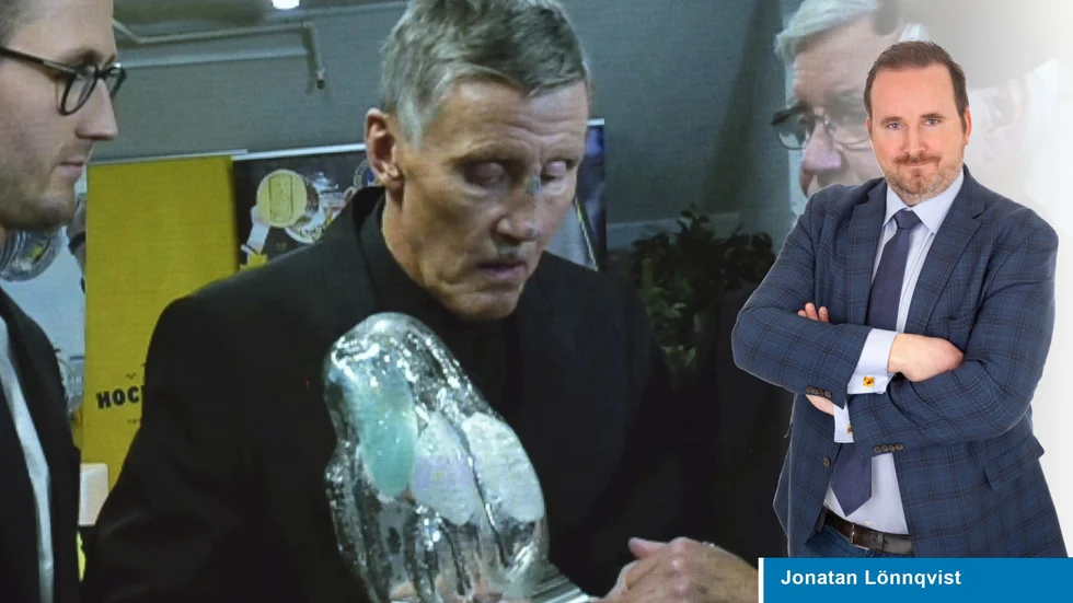 Börja Salming när han tar emot pris på Tidernas hockeygala.