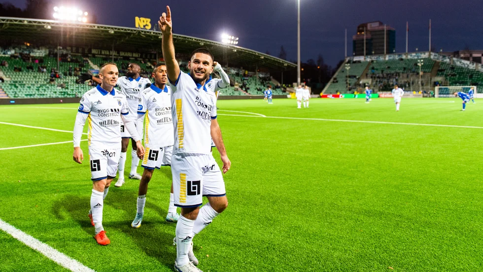 Staplarna pekar uppåt för Sirius vad gäller ekonomin. 