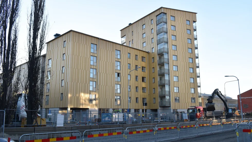 Kvarteret Frigg i centrala Skellefteå. Trygghetsboendet är beläget i höghusdelen. Arkivbild.