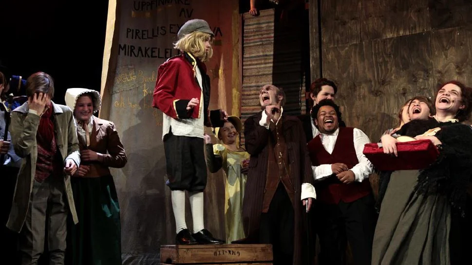 Ludvig Rödland spelar en liten gosse i musikalen "Sweeny Todd".