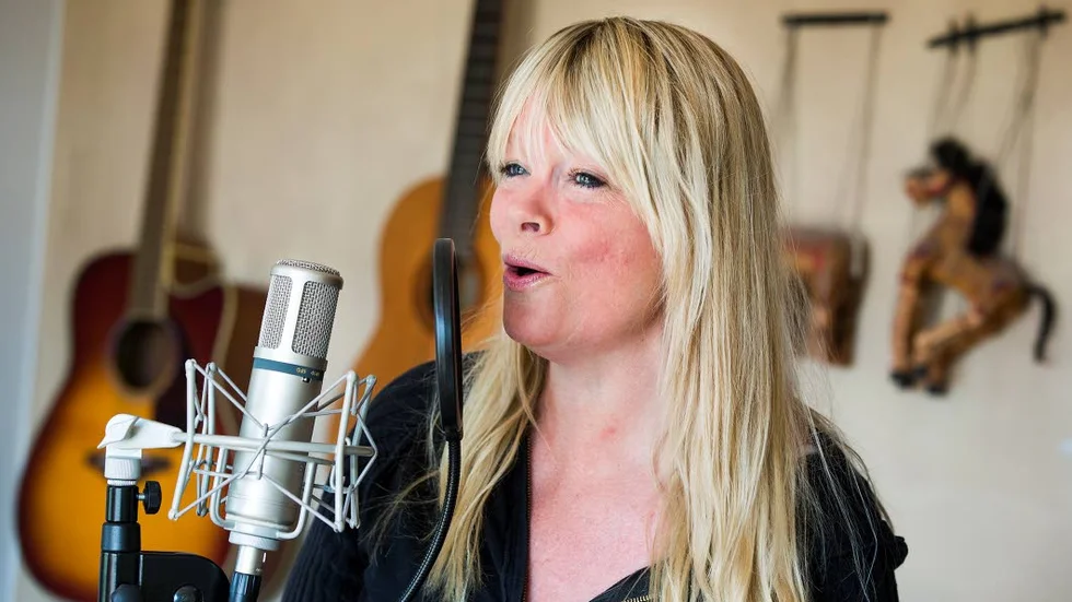 Många resor. ”Mitt jobb innebär att jag ofta reser, men tack vare tekniken kan jag nu även göra en hel del jobb från min hemmastudio”, berättar Britta Bergström.