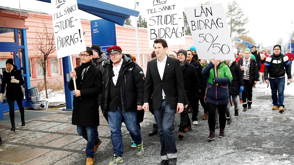 Daniel Smirat, Oscar Kööhler och Karl Norling gick i täten för demonstrationståget vid Luleå tekniska universitet.